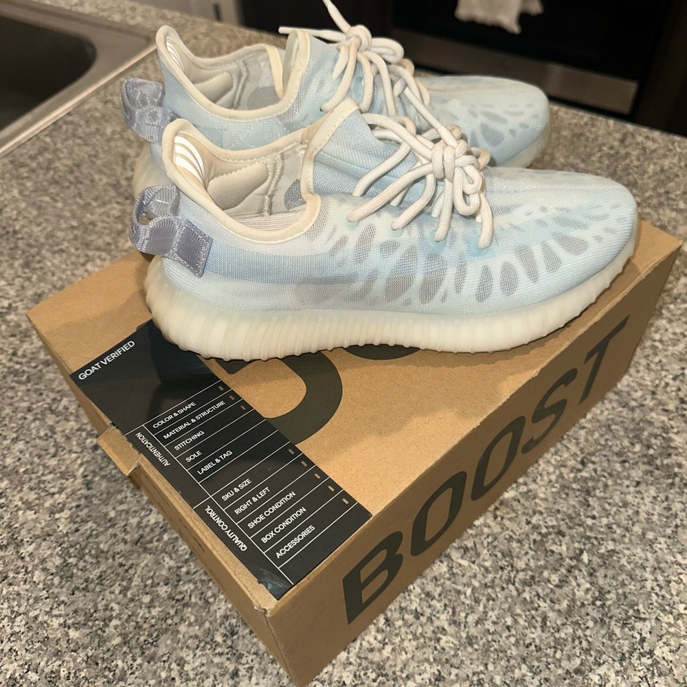 Yeezy Boost 350 Sneakers